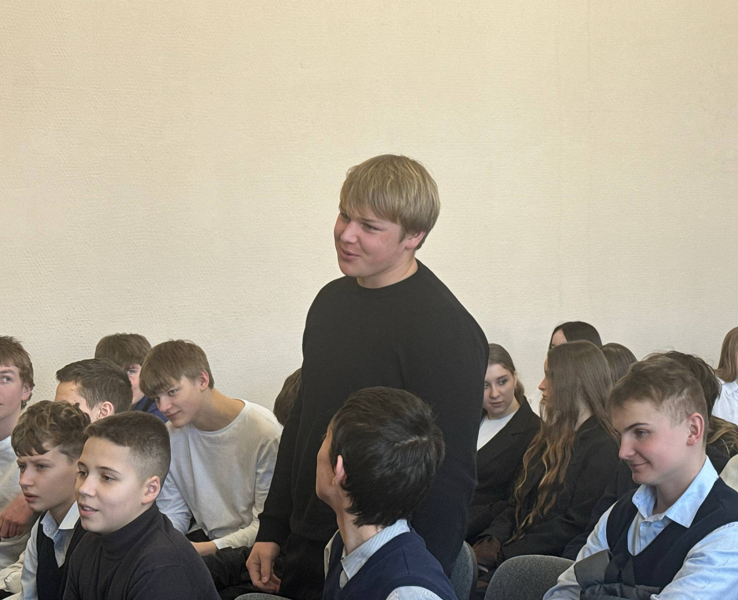 В средней школе № 17 г. Могилева прошло мероприятие для старшеклассников «Площадка взрослых вопросов»: ответственность несовершеннолетних»