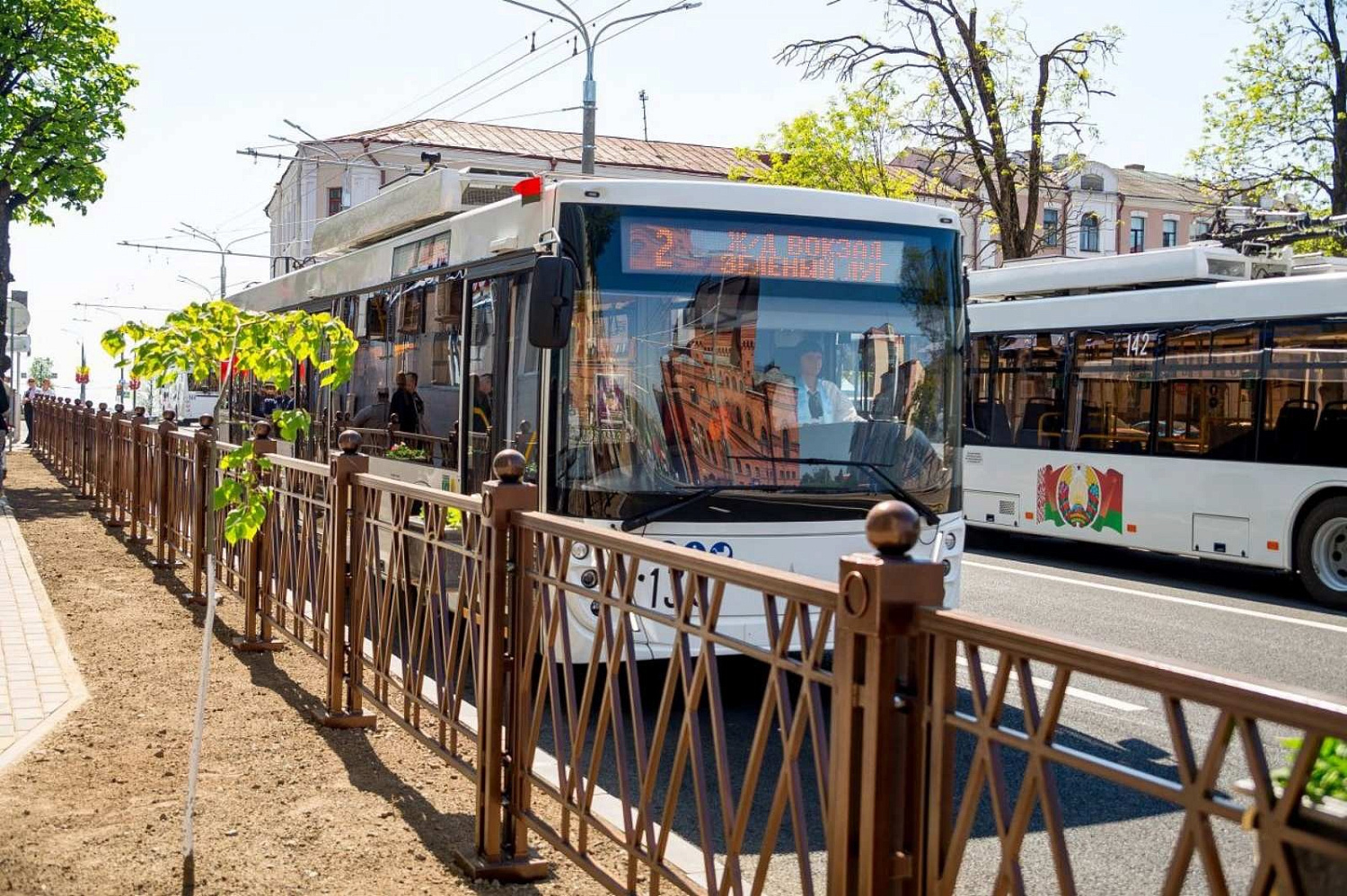 Оригинальное ограждение от могилёвского металлургического завода украсило улицу Комсомольскую в Могилёве (ФОТО)